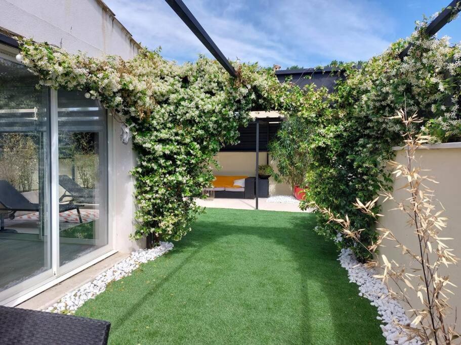 Maison Entiere Redessan Extérieur photo