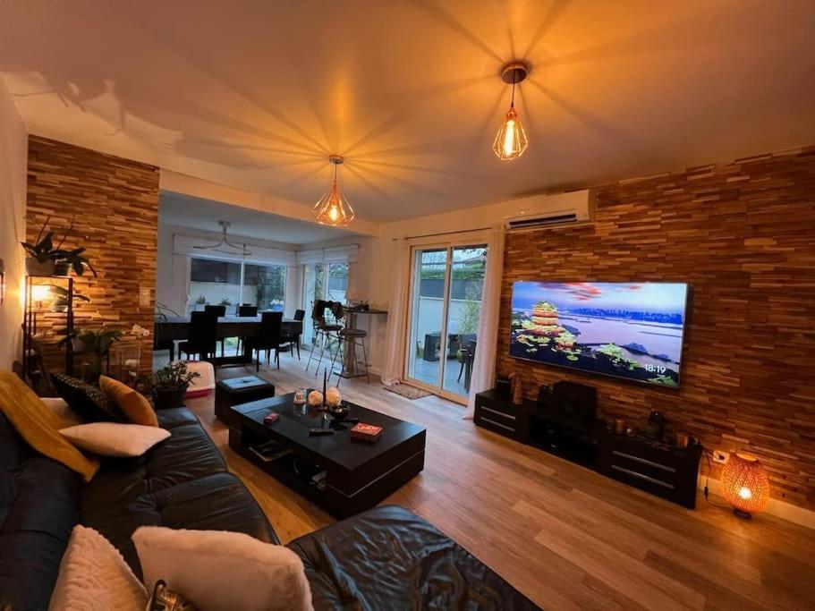 Maison Entiere Redessan Extérieur photo