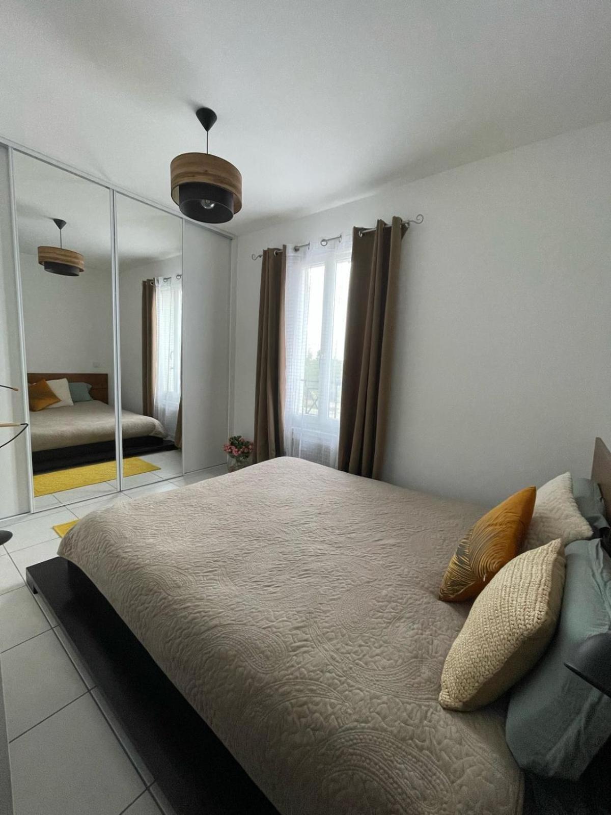 Maison Entiere Redessan Extérieur photo